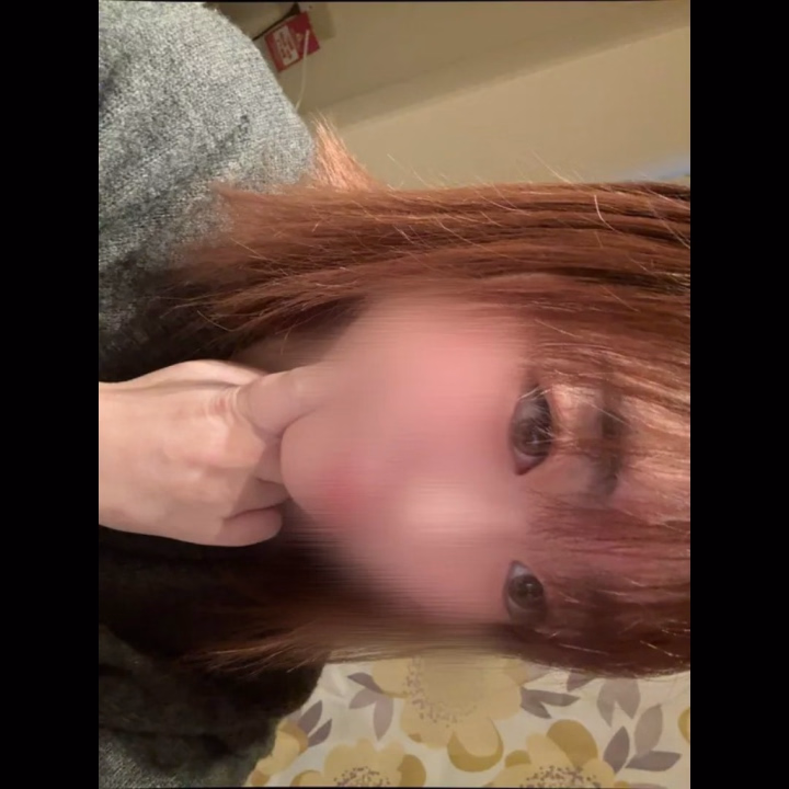 お久しぶりです！はつです！
体調とか予定があっておやすみ頂いてました!!
今日から復帰します！
11時から18時までいます🫶
待ってます☺️