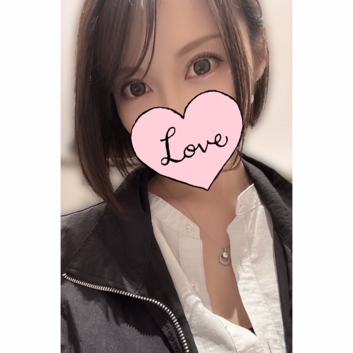 久しぶりに
暗髪のショートボブ
復活よん💁🏻‍♀️❤️

美容師さんは無事に来ました🤣

縮毛矯正もかけたから梅雨も無敵や！！！


らいむ🍋‍🟩