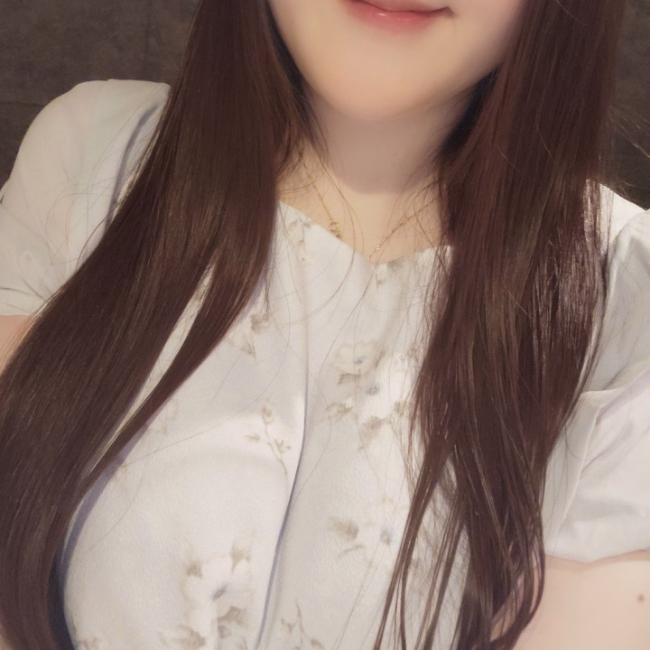 服の上から谷間(･ω･≡･ω･)



豊満ボディに酔いしれる？？？


今日は 24時までで


明日は9時～21時だから
会いたいお兄様は
ご予約してくれると嬉しいな♥️