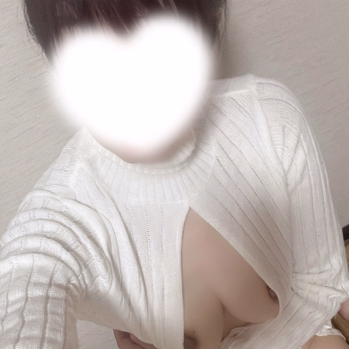 おはようございます✨✨
今って童〇〇すセーター色んな
バリエーションあるんですね！

わたしも色々集めてみたので
ご紹介していきます♪