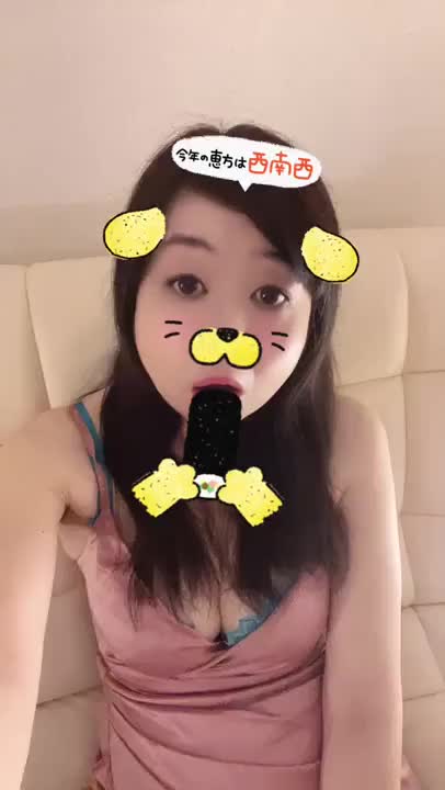 昨日の恵方巻き動画

アップ⤴️し忘れました笑

面白い🤣🤣🤣ので

是非笑って下さい♪