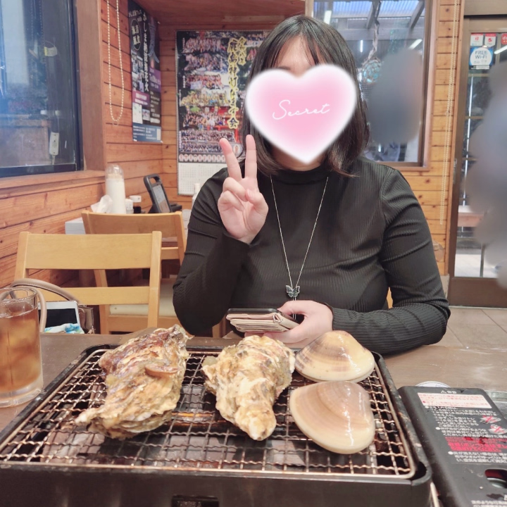 4月ごろ友達とパワースポットに行こうという話になり、ずっと気になってた鹿島神宮へ行った帰りに食べた牡蠣。
夏も終わって魚介類の季節が来るからまた食べたいなぁ。
わたし牡蠣アレルギーだけど。
今日は午後からの出勤になりました!
取手駅、柏駅、松戸駅のみです。
12時までにお問い合わせない場合は受付終了となります。