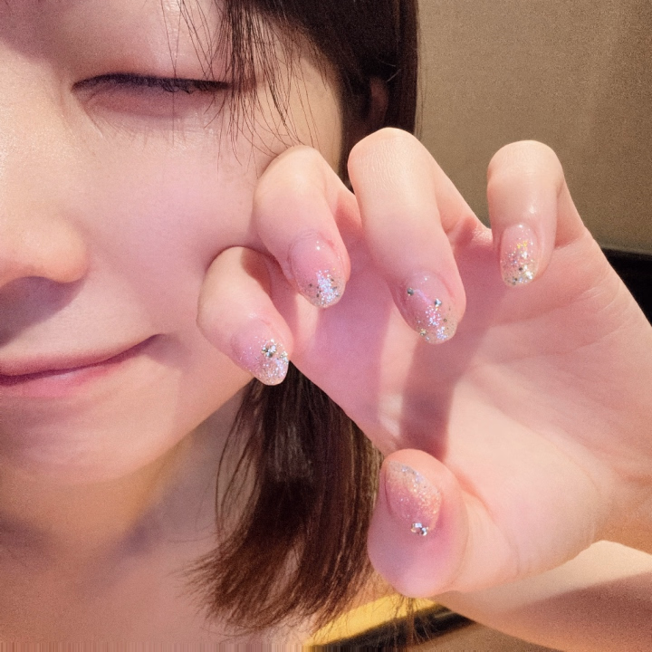 正解発表…‼️
正解は、、なんと
ネイルの変更でした💅
ちょっと難しかったかな🥲
わかってたよーって人いるかな(・ω・ = ・ω・)
昨日は美容デイでしたので眉毛やまつ毛ネイルサロンに行ってきました🩵
今度は苦手なメイクの見直しをしてみようかと思ってます🪞🪄︎︎
見た目も可愛くなってプレイスキルも上達できるよう頑張ります🔥
頑張るぞぉ〜(ノ`•ω•)و ぉー!!