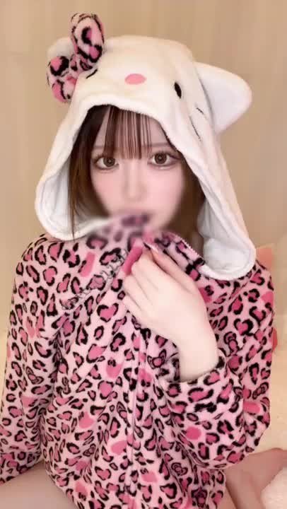 部屋着🎀
チャックあけたらブラなのえっちくない？🩷