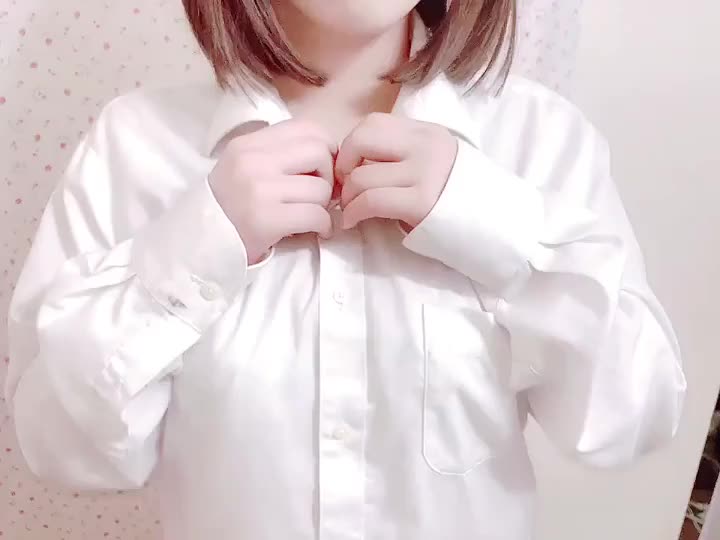 おっぱいモミモミ🥰

こんな焦らしはどうですか？☺️

触られる時はもっと激しく
触られて
揺らされたい✨✨