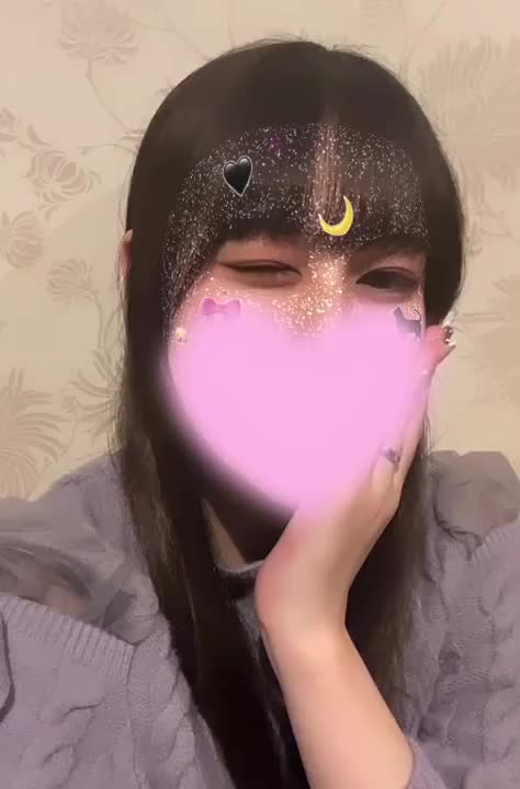 動いてるやつ💕

この時くらい髪の毛暗く染めようかな〜

ついでに切っちゃおうかな〜

悩む〜ˆっ ̫ -ˆ⸝⸝

えま🕊️