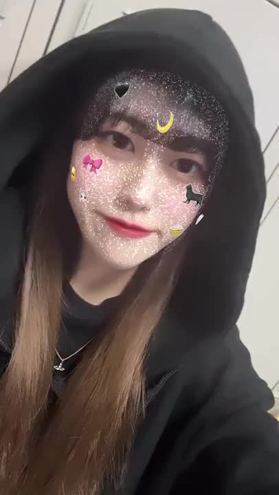 オフなえまさん𓂃🫧‪

私服は黒白ばっかりです😂
色んな色の服を着たいな〜って思うけど、結局辿り着くのは黒白です🥹
いつもワンパターンになってしまうので冒険したいなといつも思います😞
冬服買っちゃおうかな〜えへへ

えま🕊️