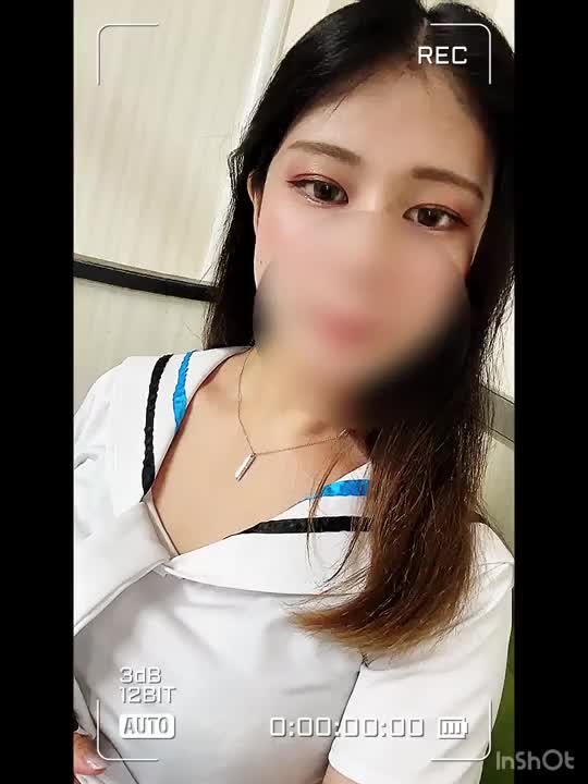 ここ1,2ヶ月で幸せがお胸に溜まってます♡
お触りして幸福アップしましょ！！(*˘︶˘*)