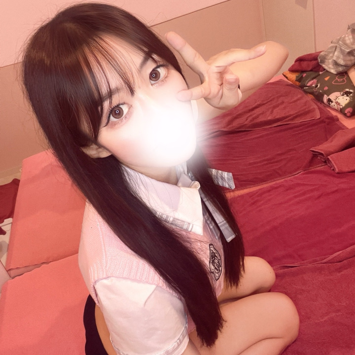 舐め舐めされるのも好きだけど
電💞で🌰をイジめながら
奥を突かれて
最高にナカを締め付けちゃうけど
そんな状態でイっちゃうと
脳に電気が走って ついつい声が
大きく漏れちゃうッ//♡♡
イッてるのに
まだまだ突かれ続けると
変態紳士様のおち♡ち♥を
離さないぐらいキツく締め付けて
イき続けちゃう🎀
せあちゃんが唯一
連続イきできちゃうそのシかた
最高にエチで好きなんだあ💋💋
3日目もよろしくお願いします♡
28日までの期間限定出勤です🌟
せあ