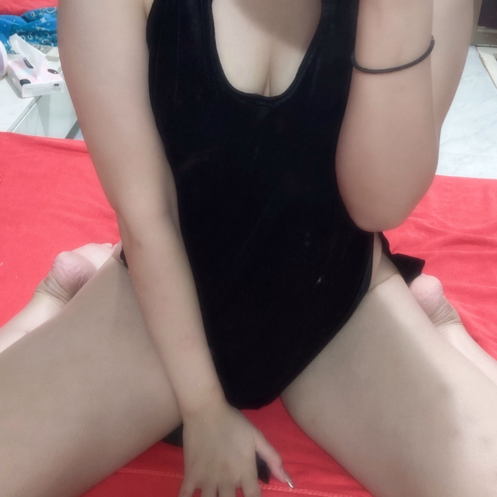 今日は 黒チャイナ 🖤🖤
水色も好きだけど私服はだいたい黒です