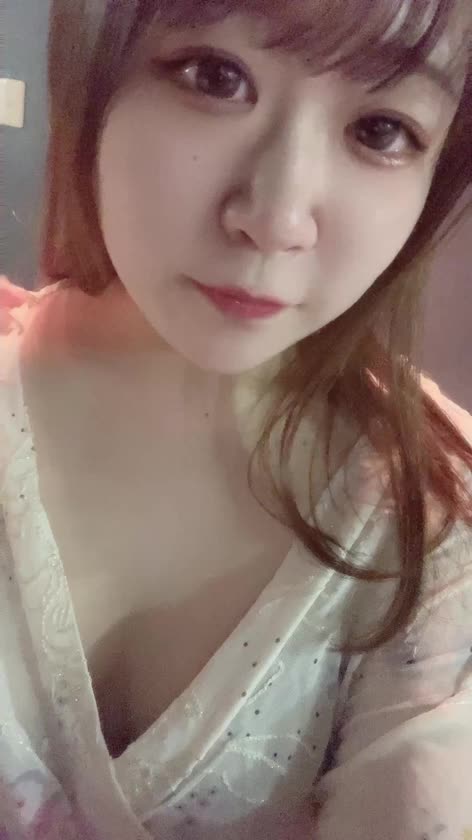 動画 むずかしい〜〜（ ᴛ ω ᴛ ）
勉強します😾💤


おっぱい派？おしり派？
それとも足派？🥺🫶🏼