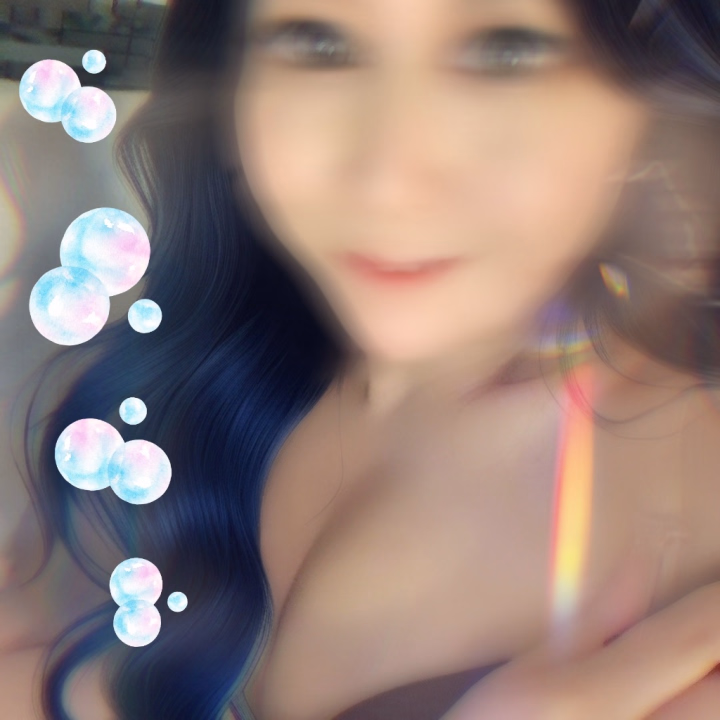 昨日も会いに来てくれた方々ありがとうございました😋♡

今日も16時からラストまで出勤します🐱
雨もそろそろ上がるだろうから一緒にスッキリしましょ😍

6月頑張れるパワーと癒しをあやめがプレゼントします♡

6/3(水)16:00〜LAST
6/6(土)7:00〜LAST
6/7(日)7:00〜「18:00」

あやめ【池袋・桃李】