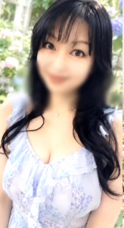 5月は沢山の本指名さま💕初めましてさま💕ありがとうございました💗

6月もどうぞよろしくお願いします😊🫶💖🫰

鬱陶しい季節がやってきますが、少しでも癒しの時間になるようにココロとカラダを尽くします✨

 *⑅୨୧┈┈┈┈୨୧┈┈┈┈୨୧⑅*｡

6月前半の空き状況です❣️

6(土) 
10:10以降15:30まで🈳

7(日) 
貸し切り🈵ありがとうございます💗

10(水)
11:00から17:00まで🈳

13(土)
9:00から10:40まで🈳
13:00から15:30まで🈳
     
14(日)
9:00から10:40まで🈳
12:10から14:30まで🈳

お誘いお待ちしてます😊✨💕