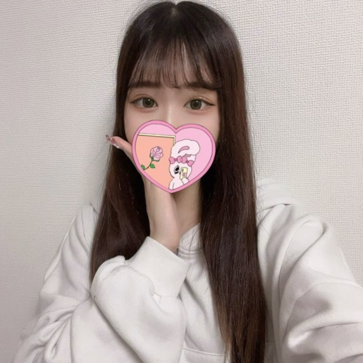 こんばんは!
かりんです♡
急遽ですが17時半~23時まで出勤です💫
いつもより長めなのでお時間合うお兄様是非来てね♩
お誘い待ってます❤️