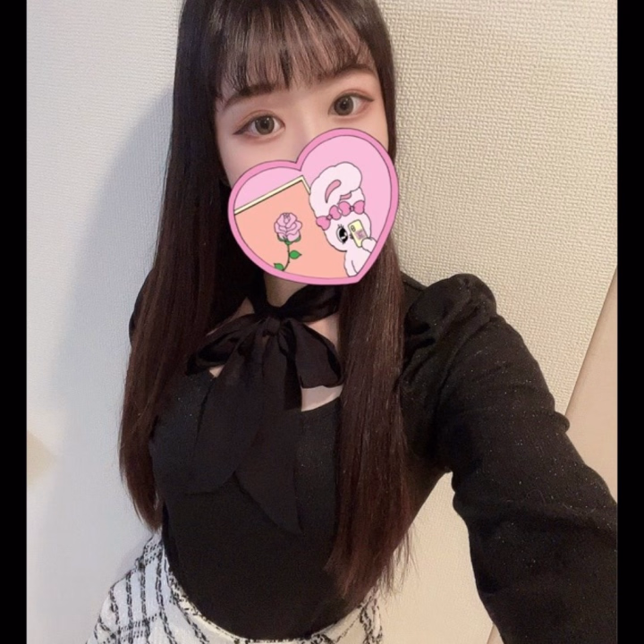 こんばんは!
かりんです♡
本日19時~22時まで出勤してます⭐️
最近ちょうどいい季節でうれしいなあ🎶🎶
お兄様に会えるの楽しみにしてるね🤍
待ってます💫