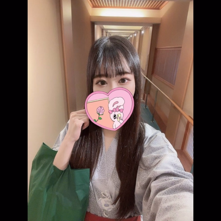 こんばんは!
かりんです♡
昨日来てくれたお兄様ありがとう♩
本日19時半~24時までいます🌟
いつもより遅くまでいるよ💭💭
お休みのお兄様も、お仕事終わりのお兄様も癒されに来てね🤍
お誘い待ってます♪♪