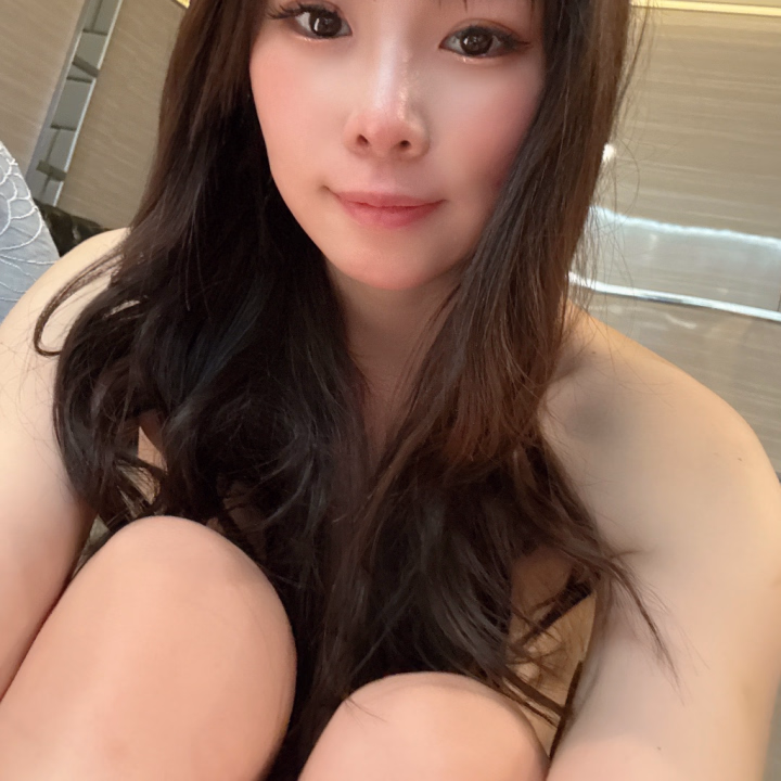 こんにちは、ゆねです！
明日から出勤することにしました！

明日の出勤時間は7:00〜16:00です！
ぜひ会いにきてくださったら嬉しいです💓

とっても久しぶりなので
どきどきです🥹

よろしくお願いします！