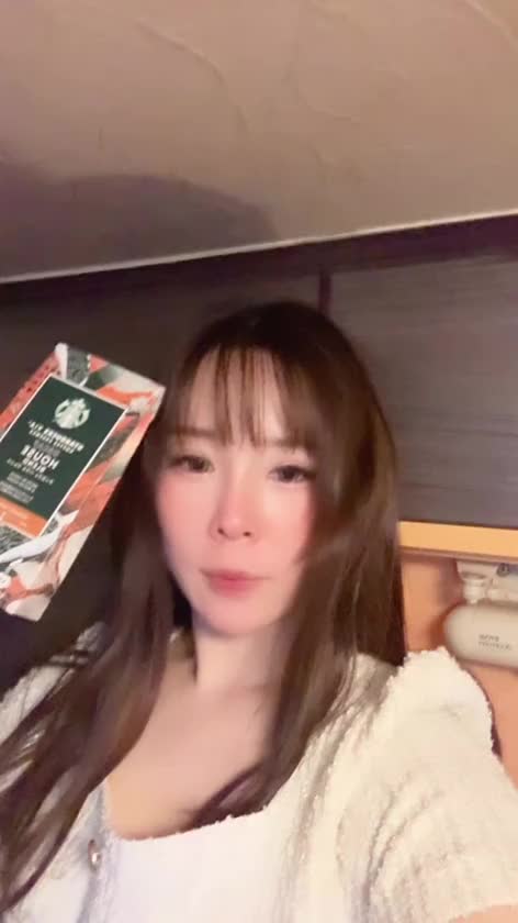 こんにちは、ゆねです！

昨日来てくれたお兄さんが
コーヒーの差し入れをしてくれました☺️

スタバだいすきなので嬉しいです🙏
ありがとうございます！

今日も24:00までいるので
お待ちしております❤️