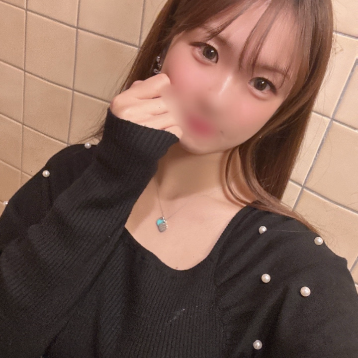 ねおんです🎀


久しぶりに早起き✌︎
朝の風キモチーーーー❣️

社会人のお兄さんたちすごい…

2度とこんな朝早くに起きたくない…笑


今日は9-16時でいます！

お誘い待ってるねん♡

お店がリニューアル？してからトークが可能になったみたいで！！

お休みの日はあまりみないと思うんですが、出勤日前後は見るようにするので、
予約や何か質問などあれば気軽に送ってきてください💖



それと
昨日20時〜100分でご予約くれてたお兄さんも連絡もらえると嬉しいです（ ;  ; ）