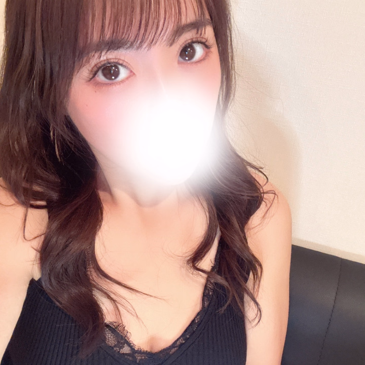 初出勤です〜！
よろしくお願いします♡