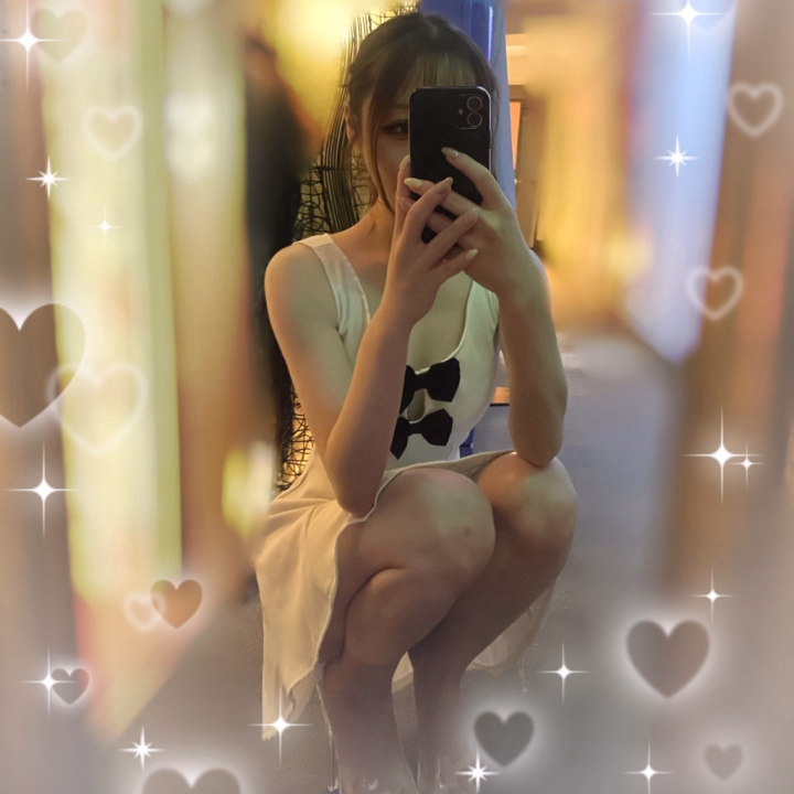 今日も事前に🈵ありがとう〜🥹💓

朝から今日はもう会えるの楽しみにしてたよ〜って言ってくれる方がいたり、
久しぶりに会えた方ともいっぱいお話できたりで…///
すごく幸せな1日でした🫶🏻✨

しかも回数券もみんなたくさん買ってくれて…🥺💕
また来るねって言葉も嬉しいのに、
形にしてくれるの本当に嬉しすぎる🥲💗

いつも会いに来てくれてありがとうだよ〜🥰


明日は初めての朝出勤☀️✨
ちょっぴりドキドキだけど、
どんな方に出会えるのかな〜って今から楽しみです🐰💕

早起きがんばるので、よかったら会いに来てねっ🤍

それでは今日はこのへんで🌙

みんなもゆっくり休んでね🥺💓


おやすみなさい🐑💤🤍
