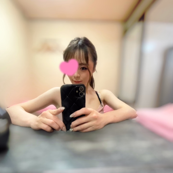 おはよう🤍

今日は、19:00〜24:00❕❕

元気に待ってるよ…💋