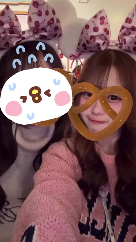 やっほー！あかりだよー！


最近ディズニーに行ったの🥺💕


友達とお揃いで最近出たさくらんぼのカチューシャにしてみた🍒♡



似合ってるかな🥺✨？



タワテラも乗って大満足！楽しかったー！



お兄さんは最近ディズニー行ったりしたー？


お兄さんのディズニートークも聞かせて！