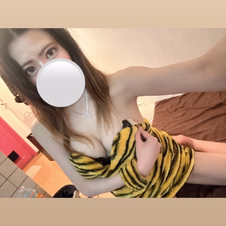 雨の寒い中会いに来てくださったお兄さん方達ありがとう😭
今日はラムちゃんのかっこうしてます✨
りあなのコスプレ姿ぜひ見に来てね🩷