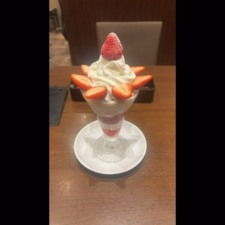 あかねです🎀退勤しました🌃🌙
今日は2名の本指名様と2名の新規様ありがとうございました🥰

13:00~の本指名のお兄様
いつも差し入れありがとうございます🥺︎💕︎
食の好き嫌いが似てて毎回話しててびっくりです！
また次会った時お仕事についてたくさんお話しましょ^^

15:00~の新規のお兄様
すごく気さくで話しやすくて楽しかったです🥰
サーフィンのお話ももう少し聞きたいのでまた会った時聞かせてください🏄‍♀️☀️

16:40〜の新規のお兄様
陽気な方でずっと笑ってたのでこっちまでつられちゃいました😂
万博のお話もできて楽しかったです🎶

18:20~の本指名のお兄様
4月からあまり入れなくなるってお話をしたら、プチパーティーしよっていっぱいご飯買ってきてくれて嬉しかったぁ🥺✨️
120分も時間とってくれて、話してたらあっという間だった😳
また会えるの楽しみにしてますね💕︎
