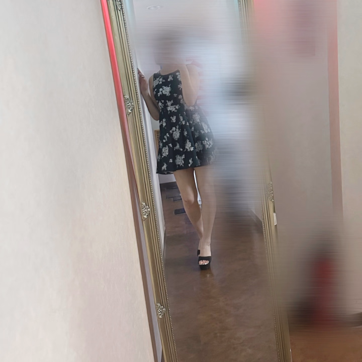 おはようございます☀️
今日は風がめっちゃ吹いてて寒すぎるね😭
週末からは暖かくなるみたいだから
本当に寒暖差にはみんな気を付けてね😭💦

気をつけてねて言ってるいよも寒暖差で結構風邪ひくタイプなので気をつけます🙆‍♀️笑

そんなこんなで本日は7時〜17時までいるので
平日の真ん中ではありますがお誘いお待ちしてます🥺💙

お仕事のお兄様達も今日1日ふぁいてぃんです✊🏻‪❤️‍🔥
