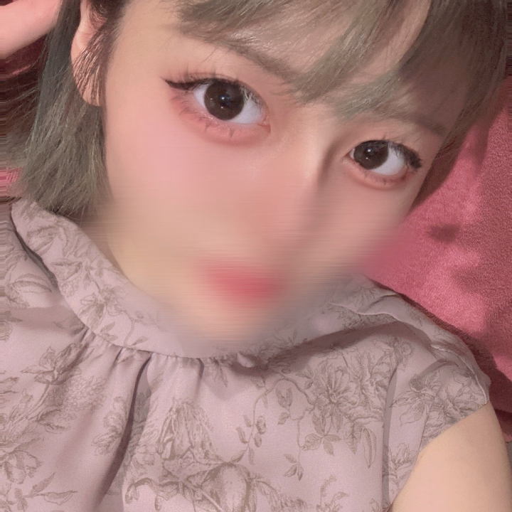 まったり出勤してます🥺💖
17時まで伸ばしたけどお部屋の関係ではシフト出してた通りの17時までになりそうなので
週末のお遊びいよとどうですか？💭💭💖


お誘いお待ちしてます✨