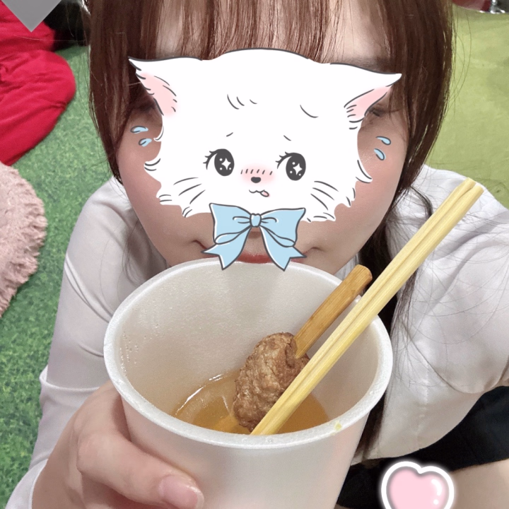 久しぶりの出勤〜( ´•̥×•̥` )

肌寒くて、おでん食べて温まってます☺️💗

お兄さんもかほとイチャイチャして温まろ♡♡
待ってるね(*ฅ́˘ฅ̀*)