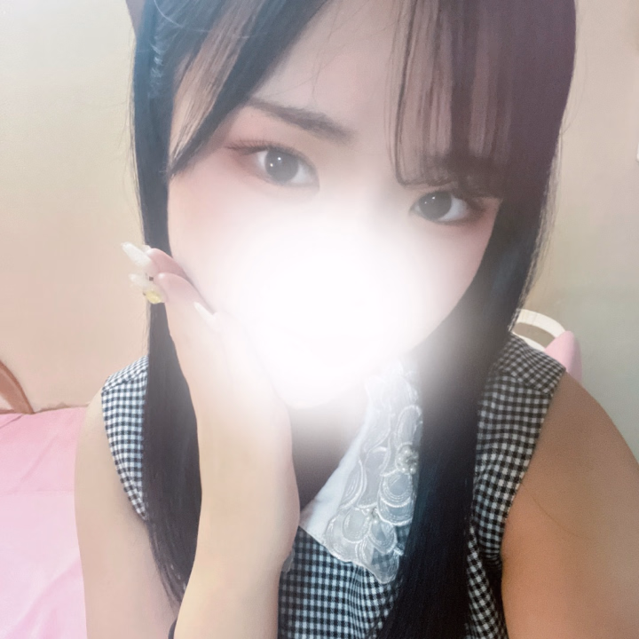 おはようございます〜

本日16時〜24時で出勤します🩵🩵

久しぶりの出勤なのでドキドキ！

お兄様に会えるの楽しみにしてます😊


最近ネイルしたの！手元が可愛いとテンションあがります😂❤️


たくさんお喋りして、たくさんイチャイチャしようね🥰