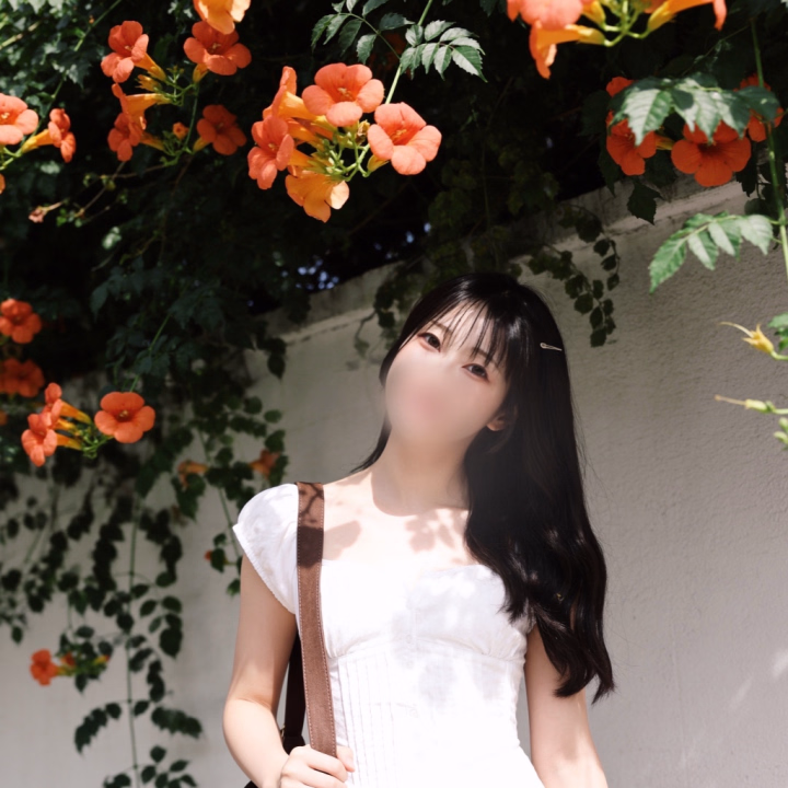 やっとだよ～～！！

日曜日からやっと
喉復活で出勤します🧏🏻‍♀️💕

禁欲生活すぎたので
ﾑﾗﾑﾗ度Maxなってます( ⸝⸝⸝⌄⸝⸝⸝)❤✨

え♡ちすぎるしのにご注意を⚠️笑

一緒にえ♡ちに濃厚な時間
すごしてくれる優しいお兄様
お待ちしてます🫂

とろとろｷﾂｷﾂな○ん○
試してみてね(*/ω＼*)💕🔥