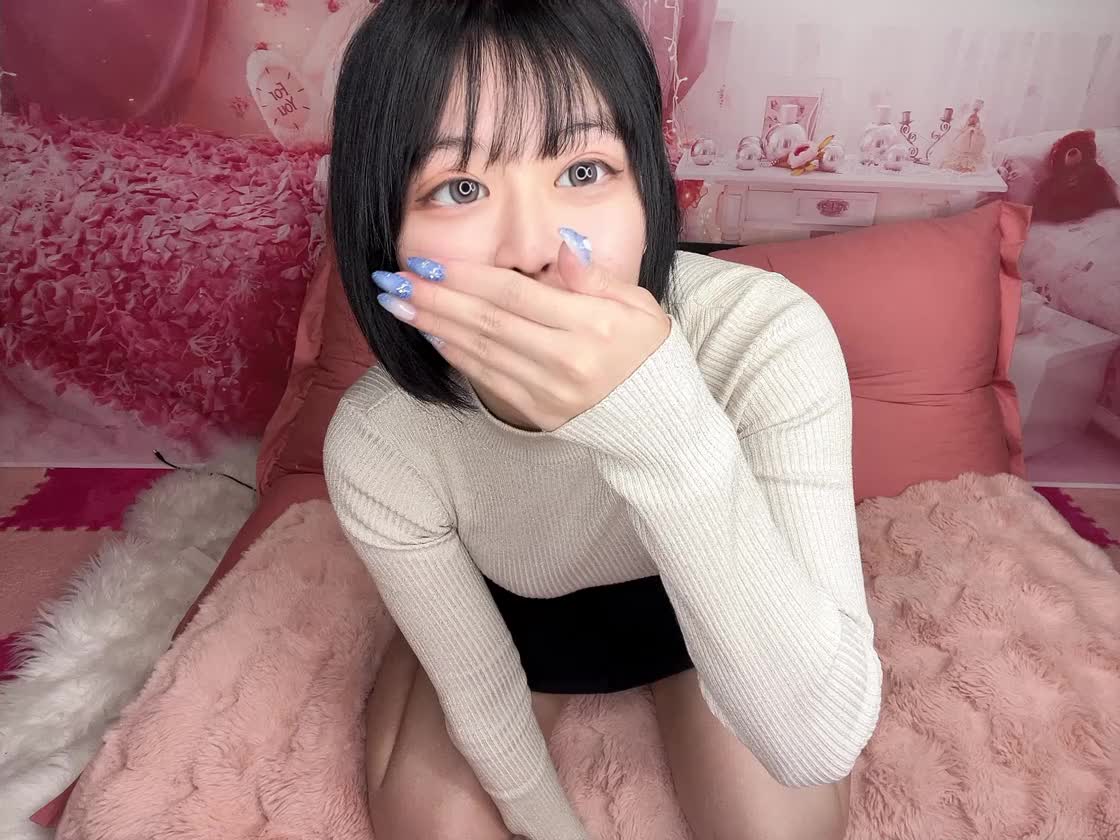 スタッフさんから「ゆらちゃんのこと褒めてたよ〜！」っていっぱい聞いたの🥹❤︎
え、ほんとに？？ってなって、ちょっとにやにやしちゃった🥺笑

なんか、見えないところでそうやって言ってもらえてるのってすっごく嬉しいし、ちゃんと見てくれてるんだなあって思えて幸せな気持ちになったよ🥹🫶
優しい言葉ってほんとに元気もらえるね、、❤︎

それに日記もたくさん見てくれて、いいねしてくれてありがとう🥺❤︎
ちゃんと見てるよ〜！！
「見てくれてる人いるんだ🥹」って思うとすっごく嬉しくて、実はめちゃくちゃ励みになってます🤍

最近「次なに書こうかな〜」「もっと見てもらいたいな〜」って考えるの楽しくて、日記モチベすごいの🥺❤︎
みんなが見てくれるから、ゆら単純だからすぐやる気出ちゃう🥹笑

いいねくれたり、読んでくれたり、反応もらえるたびに嬉しくてにこにこしてる🫶
ほんとにありがとうだよ〜🥺❤︎

これからもいっぱい更新がんばるから、ゆらの日記たくさん見てくれたら嬉しいな🤍
いっぱい構ってね？🥹❤︎



お礼日記もちゃんと書くから気長に待っててくれると嬉しいな💌