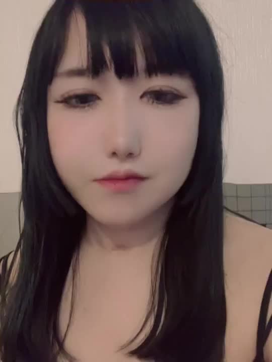 マシュマロおっぱい
いちかちゃんです！
実は揉まれるのも好き派🤍
ふわふわ柔らかおっぱい
堪能してみませんか？