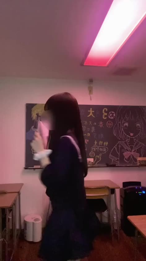 もっと授与されましたみたいな感じで撮りたかったんだけどぎこちなすぎてカットしました(´∩ω∩｀)

応援よろしくお願いします🎓💐🌸🔞♡