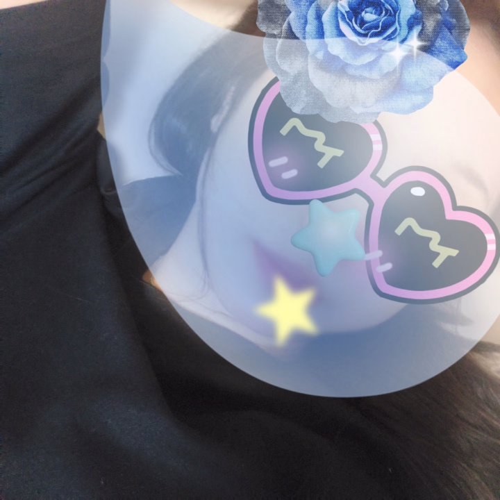 おはよん💋

ねねの簡単な紹介
よく聞き上手って褒められたり
心地いいって言われたりします🥰

せめるの大好きで
お兄様の反応が大好物だから
いっぱい気持ちよくしてあげたいし💕

舐められるのも大好きで
全身よわよわ🙈💕
振動系おもちゃと指入れが大好きな
ただのキス魔です🙈💋


もっと楽しみたいから
いつもよりもっと長く一緒に居たいな～💕💕とか心の中では思ってるんだけどなかなか言えない😖💕