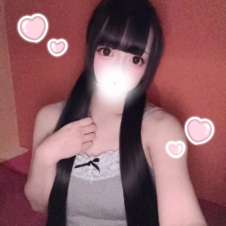 ゴールデンウィーク後半は
るりとの時間にしてほしいな☺️🤍

お誘いお待ちしています❣️


🐹るり🐹