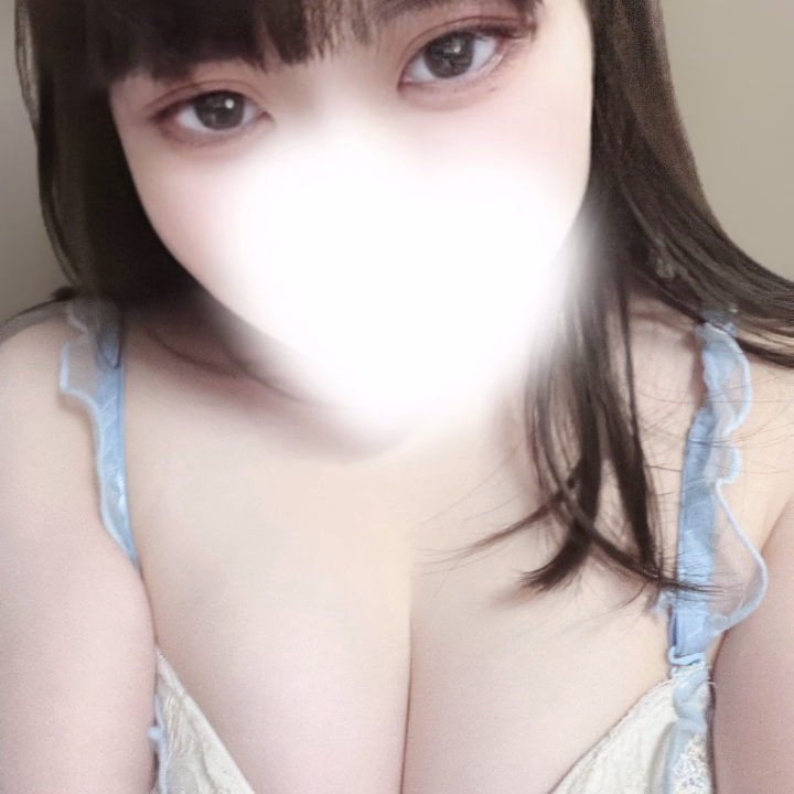 よくふわふわでハリがあるって褒められます💕
弾力があってパイズリもできちゃう大きなお胸、気になりませんか？

ぜひ触りにきてね🫶🏻