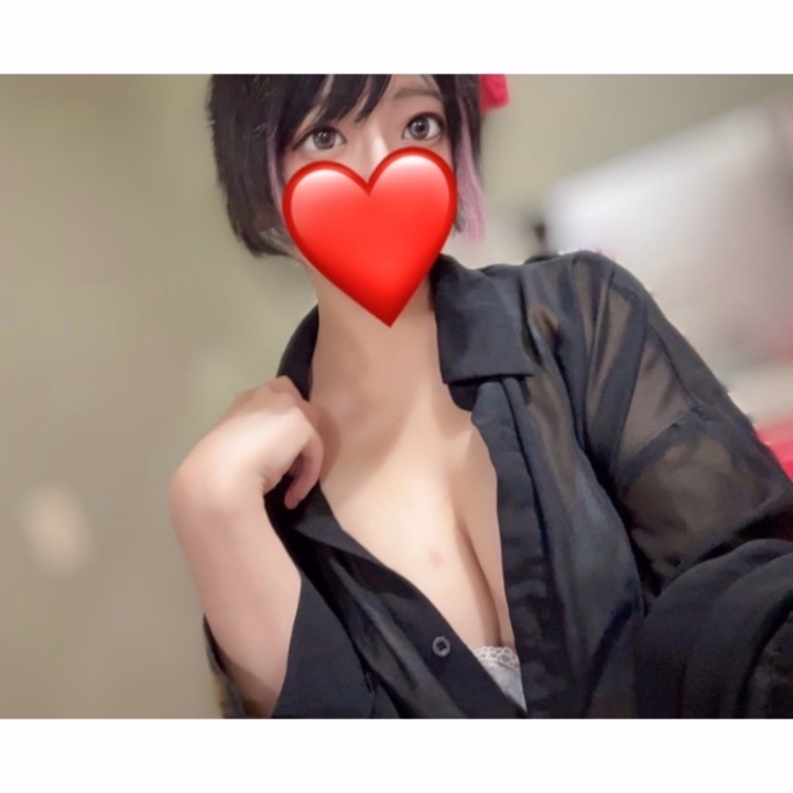 すべて終わったあとも肌に残る温もり、
手放したくないんです😌💕

静かに体を寄せたまま
その感覚をしっかりと確かめていると
なんだか寂しくなっちゃった🥹💦

温もりが薄れていくたびに
胸の奥がすうっと空いちゃうような、そんな感覚。

「まだ寂しいよ…」って心の中で呟いちゃうくらい、
すぐまたくっつきたくなっちゃう🥺💕

そんな甘えん坊で寂しがり屋な女の子は、
お兄様のために一生懸命ご奉仕を頑張っちゃうんです😍✨️

また会いに来てもらえますように🥰🫶🏻