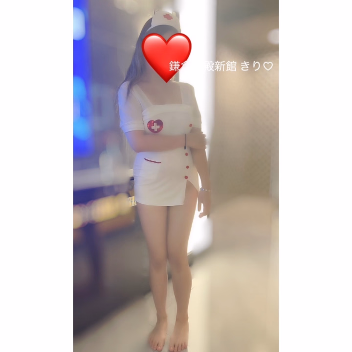 お兄様のえっちなスイッチはどこですか?
私、目を見て分かっちゃうんです💗
お兄様がスイッチが入った瞬間///
気づいて一人でゾクゾクしちゃって、愛液でア〇コが濡れ始めてしまいます…
なんで濡れちゃうかってそのあとお兄様とどんな気持ちイイ時間過ごせるかなって一人で妄想してしまうから🫣💗
お兄様との時間は私にとってとても大切なもので、二人で幸せな気持ちになれたらなと思います✨
2人っきりで気持ちいい時間過ごしましょ?🎵