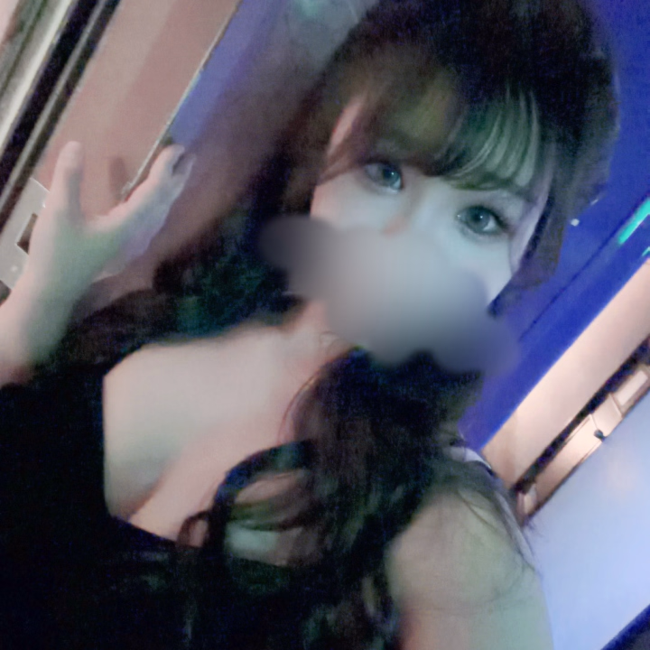 おはようございます☀️

ましろですー(*´ω｀*)

今日からあいにくの雨ですね☔️

頭が重い😭

みんなは偏頭痛とか大丈夫ですか？

ましろはお薬片手に頑張ります💪😵‍💫💊❤️‍🩹

皆さん足元気をつけて来てくださーい🙇‍♀️🙏