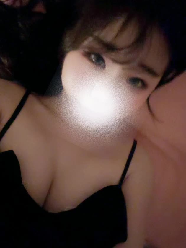 やっほ✌️

ましろだよん💕︎💕︎

動いてるましろの投稿は初めてかな？(´･ω･`)？

みんな目線で撮ってみたよん(  ´͈ ᵕ `͈ )♡

ましろとイチャイチャしませんか❓

待ってます🐣💗˖⁺