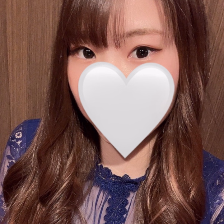 今日も17時からラストまで出勤するよ！
予約待ってる〜🥰