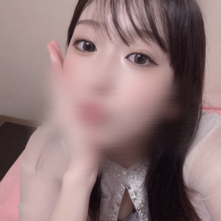 昨日の出勤ありがとうございました♡
楽しすぎて心が凄く満足しました✨

いつも素敵な時間をくださって
ありがとうございます！
沢山色々お話ししたりして
私の知らない世界の話を聞けたりして
色々な考えが私にも増えてて
出勤して皆さんとお会い出来るのが
凄く幸せだなぁって思いました💓

帰りに色々アクシデントもありましたが
心配してトーク送ってくださって
会ってないときでも
気に留めていてくれているのが
凄く嬉しかったです！

次は25.26楽しみにしています✨