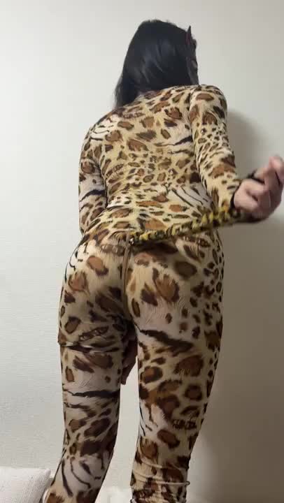 《イベント動画🍼》

穴あきレオタード🐯よく見ると見えちゃうかもーーー🍑
