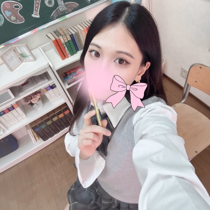 昨日はたくさん遊んでくれてありがとう🎶
とっても充実した１日になりました

お兄様に言われてから三連休ってことに気づいて
そして自分が去年花粉症デビューしたことも思い出して

忙しないです😂
明日は天皇誕生日だったんだね✨

私人の誕生日覚えるの得意です😏
(何自慢)