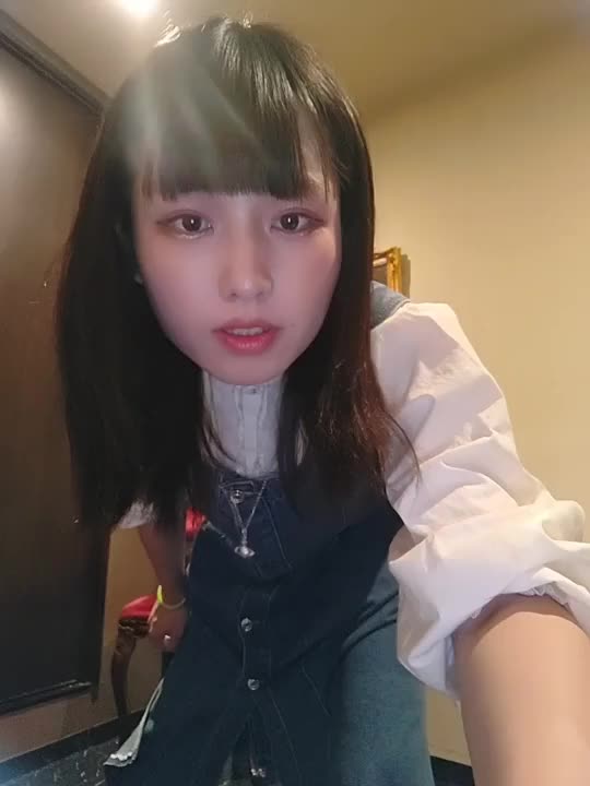 絶対領域っていうか全部丸見えだけど、あるよね？

絶対領域あるよね🙀？
