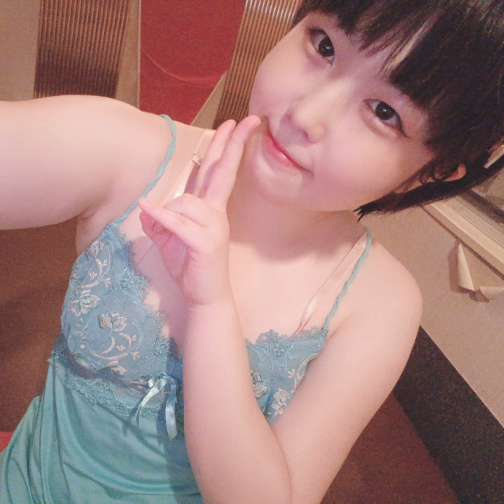 お部屋INしました!!みゆきです

水色みたいな緑みたいな色すき
後半はこちらのキャミでお出迎えします( >ω<)b

ちなみに今日は予約ガラ空きなのでご案内しやすいです🤗

ぜひお誘いまってます♡